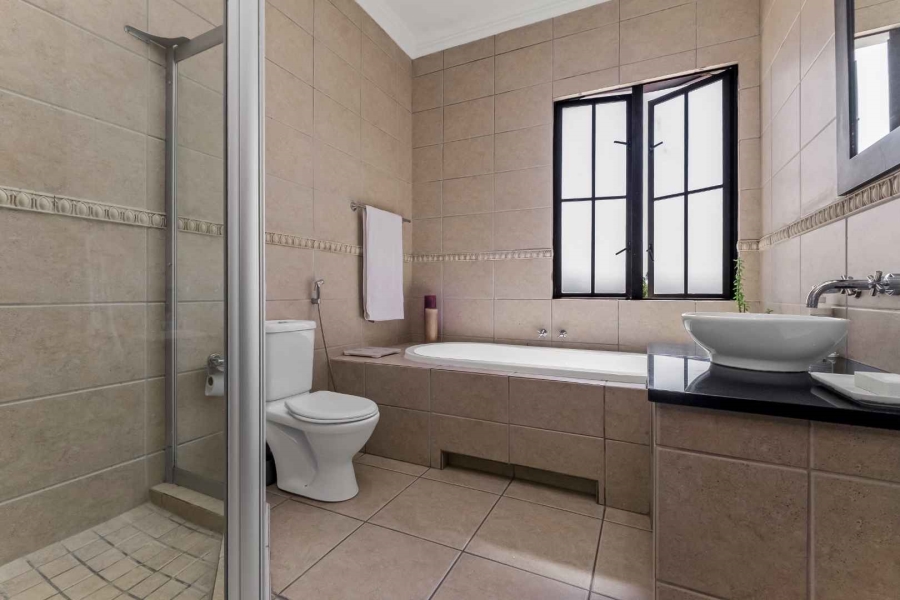 To Let 4 Bedroom Property for Rent in Dainfern Golf Estate Gauteng