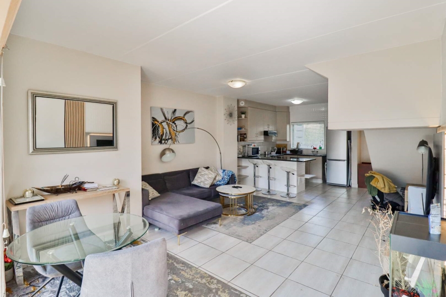 To Let 2 Bedroom Property for Rent in Magaliessig Gauteng