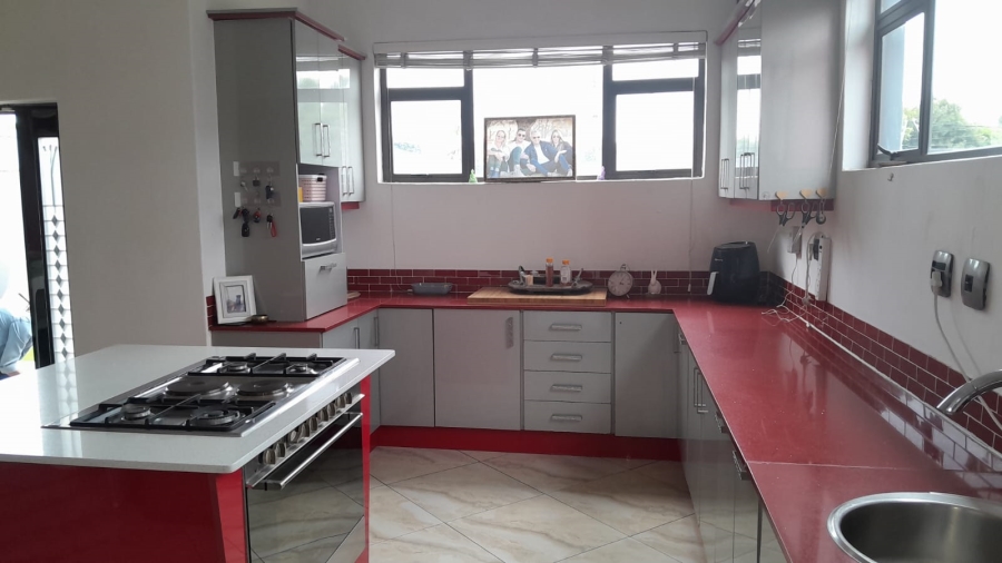 To Let 4 Bedroom Property for Rent in Orange Grove Gauteng