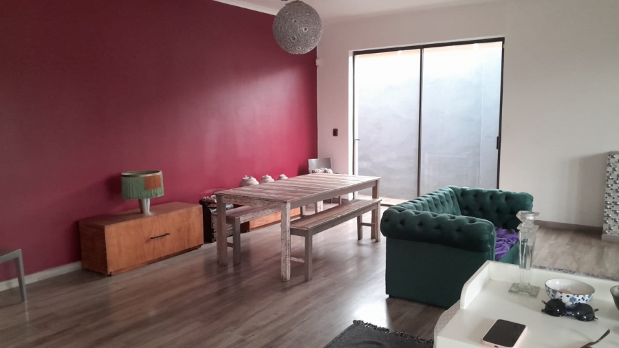 To Let 4 Bedroom Property for Rent in Orange Grove Gauteng