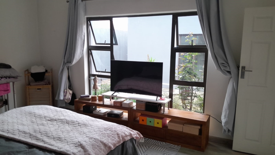 To Let 4 Bedroom Property for Rent in Orange Grove Gauteng