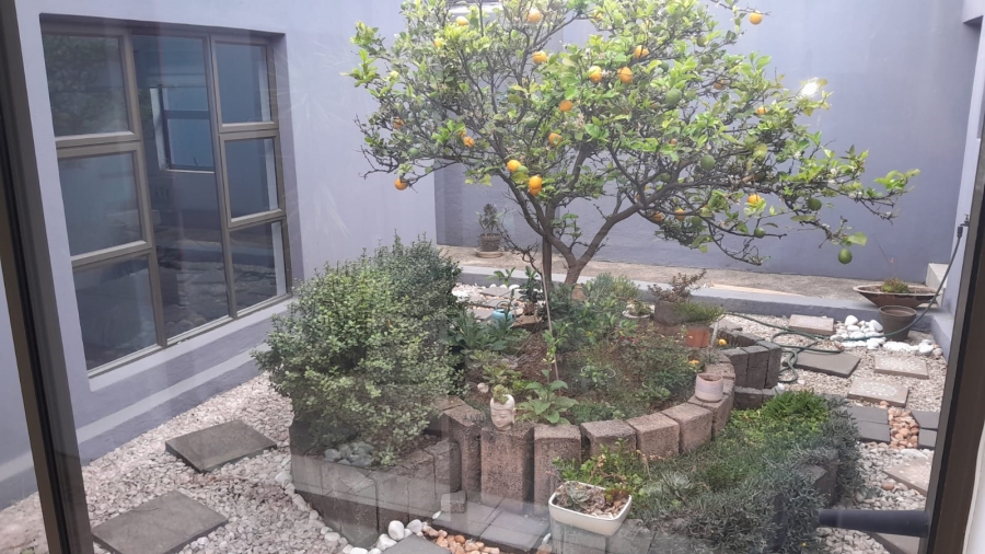 To Let 4 Bedroom Property for Rent in Orange Grove Gauteng