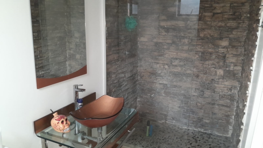 To Let 4 Bedroom Property for Rent in Orange Grove Gauteng