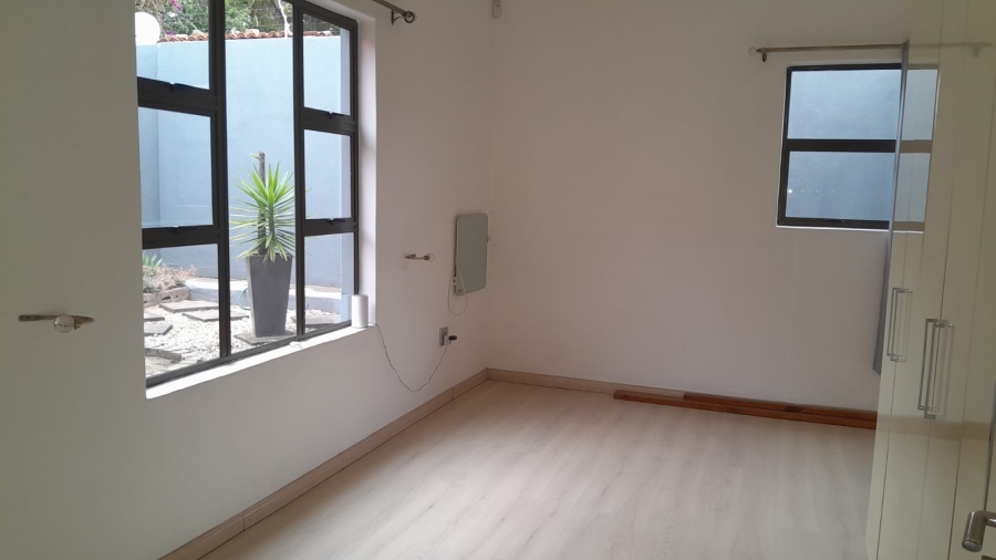 To Let 4 Bedroom Property for Rent in Orange Grove Gauteng