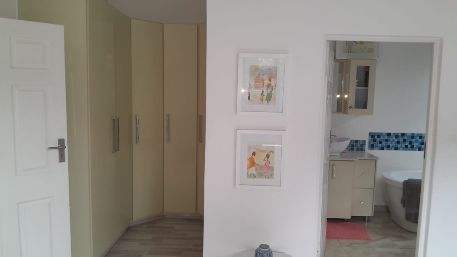 To Let 4 Bedroom Property for Rent in Orange Grove Gauteng