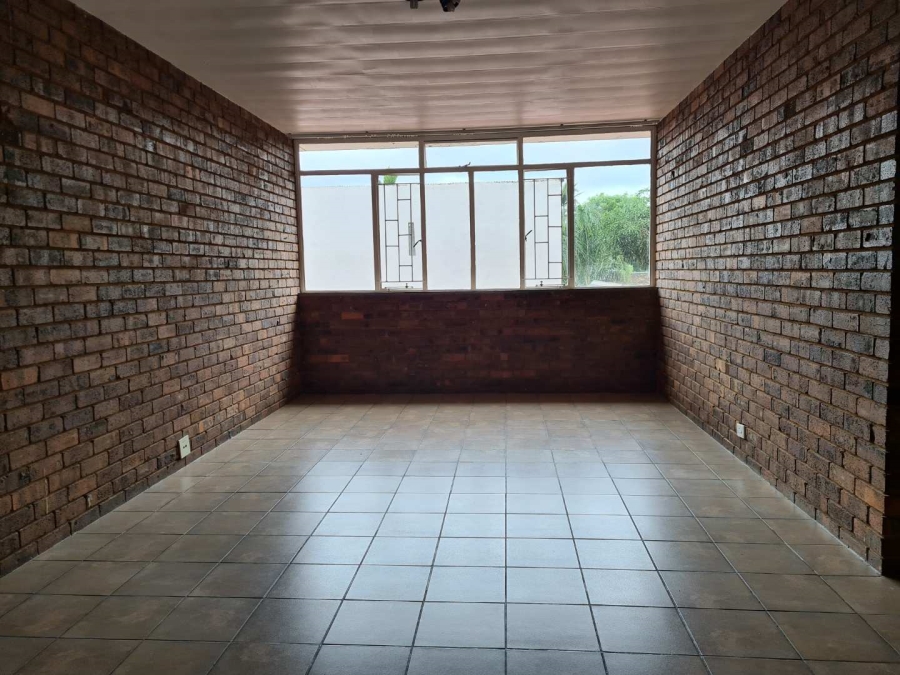 To Let 2 Bedroom Property for Rent in Annlin Gauteng