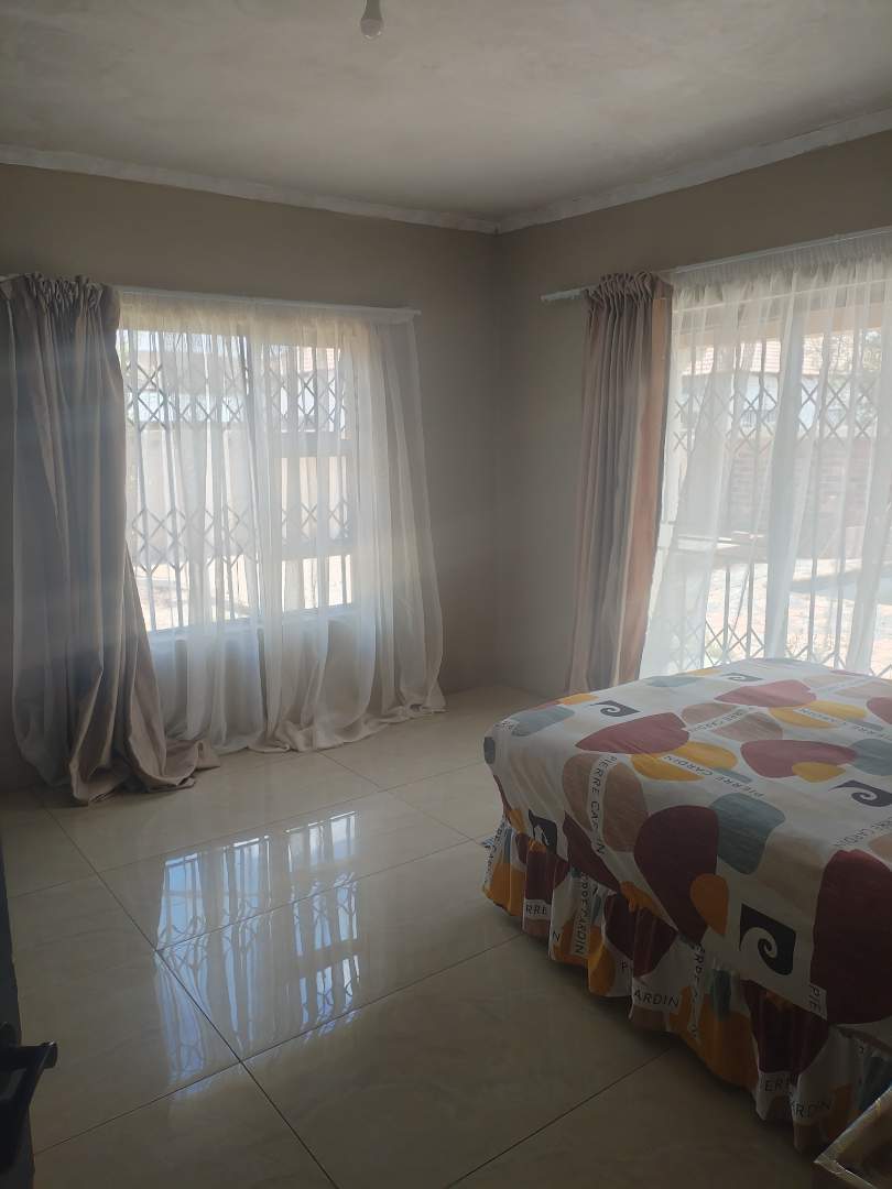 To Let 3 Bedroom Property for Rent in Crystal Park Gauteng