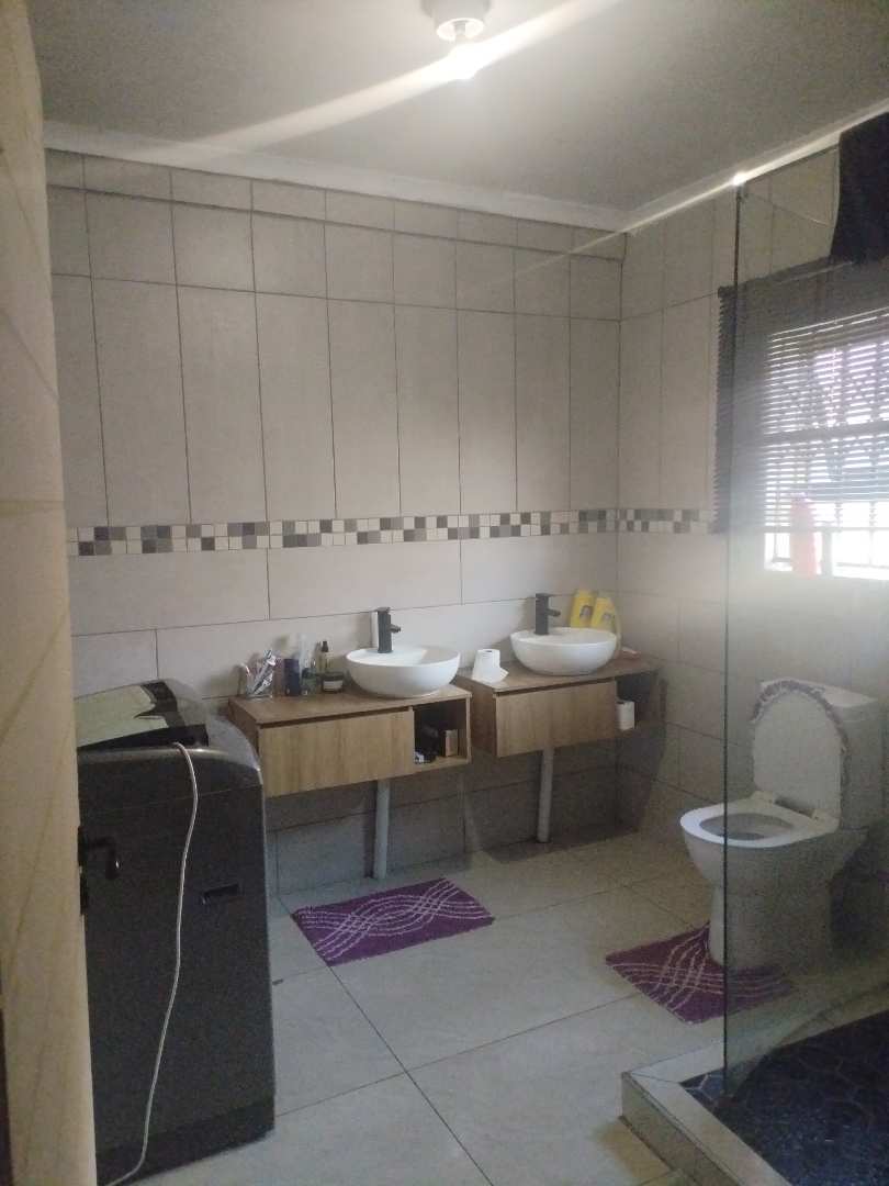 To Let 3 Bedroom Property for Rent in Crystal Park Gauteng