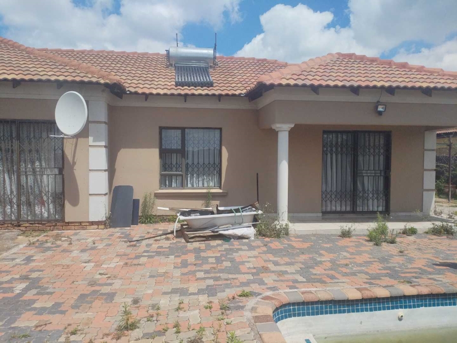 To Let 3 Bedroom Property for Rent in Crystal Park Gauteng