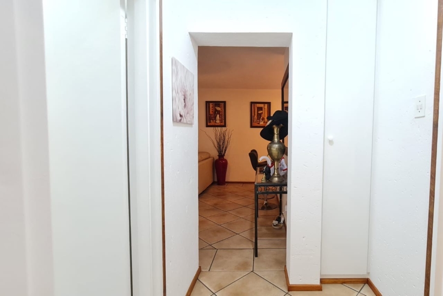 2 Bedroom Property for Sale in Sunninghill Gauteng