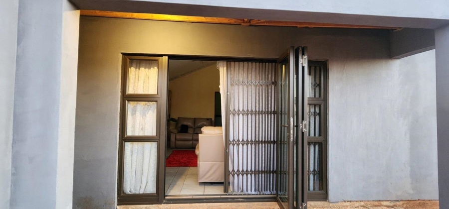 2 Bedroom Property for Sale in Walkerville Gauteng