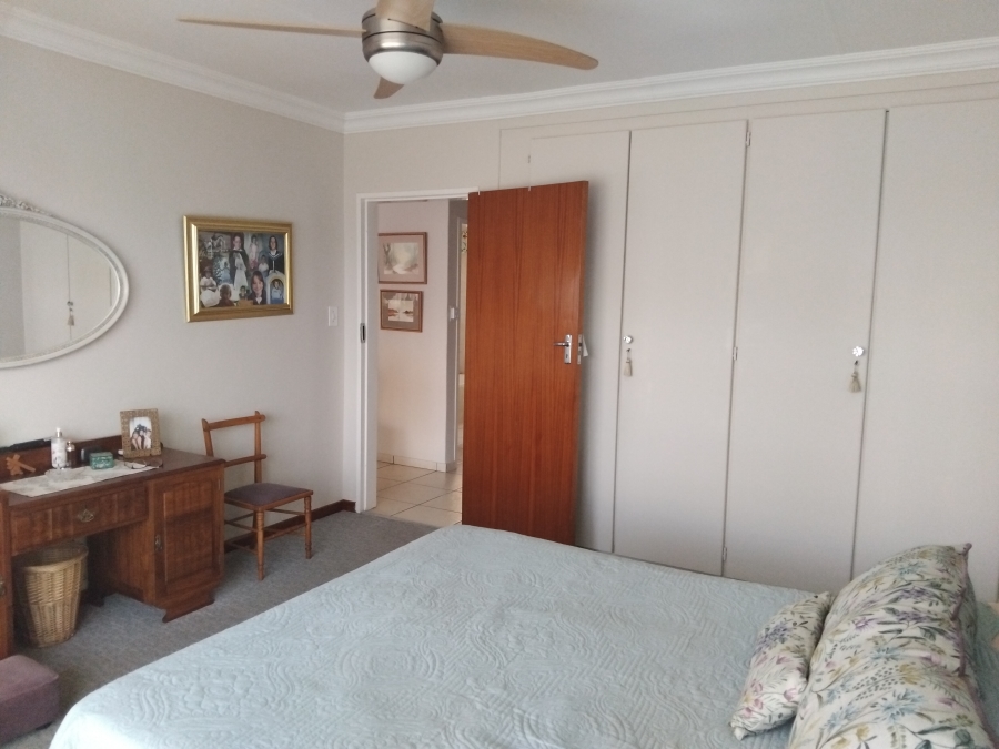 2 Bedroom Property for Sale in Die Hoewes Gauteng