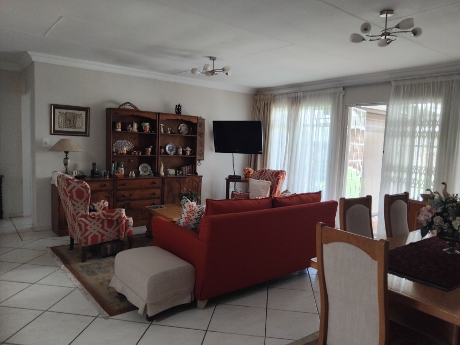 2 Bedroom Property for Sale in Die Hoewes Gauteng