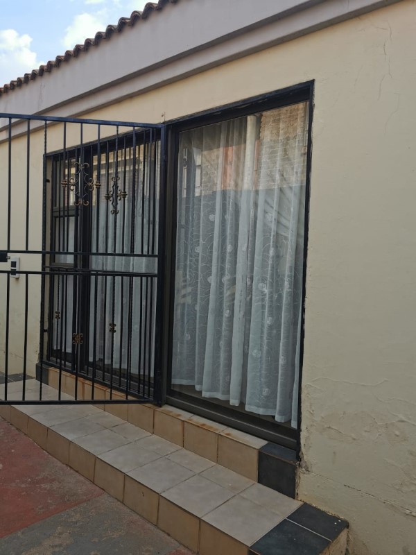 3 Bedroom Property for Sale in Clayville East Gauteng