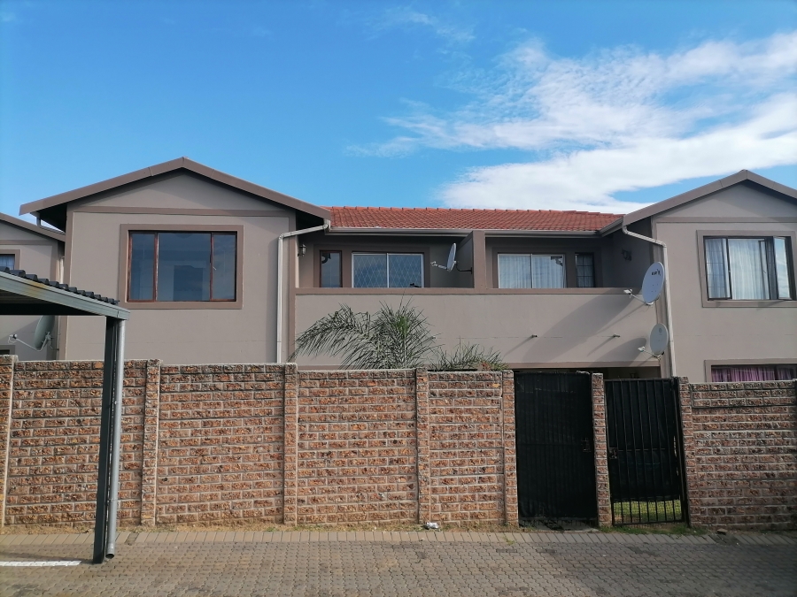 2 Bedroom Property for Sale in Carlswald Gauteng