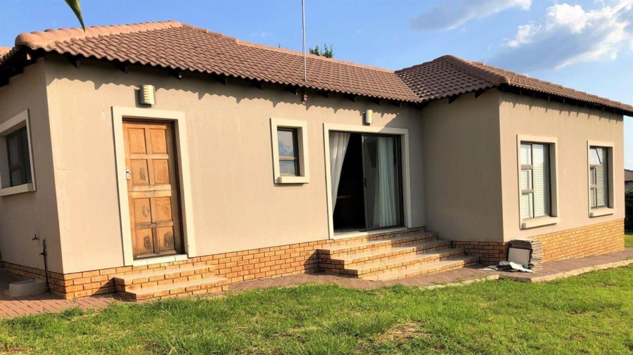 To Let 3 Bedroom Property for Rent in Krugersdorp West Gauteng