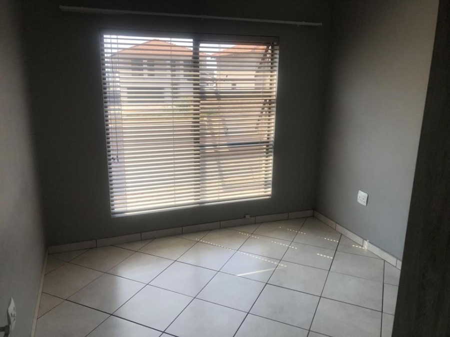 To Let 3 Bedroom Property for Rent in Krugersdorp West Gauteng