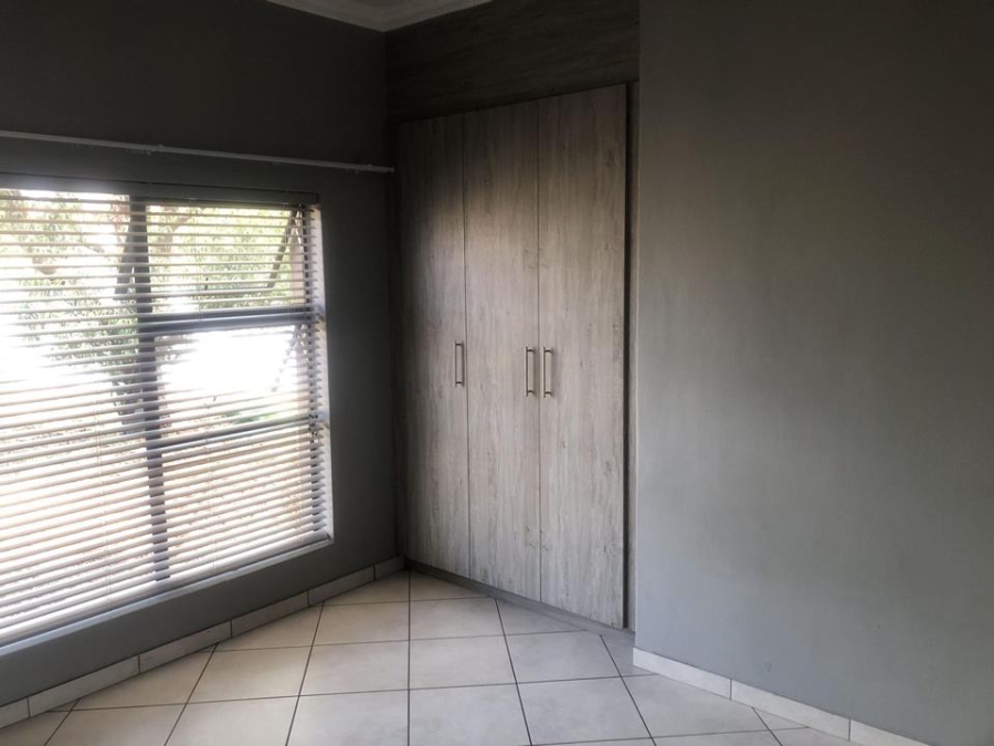 To Let 3 Bedroom Property for Rent in Krugersdorp West Gauteng