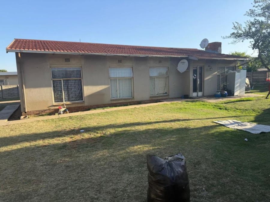 4 Bedroom Property for Sale in Bonaero Park Gauteng