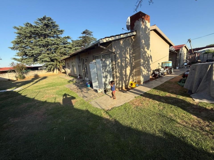 4 Bedroom Property for Sale in Bonaero Park Gauteng