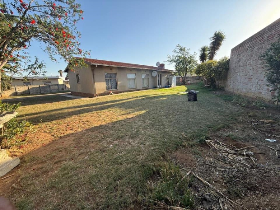 4 Bedroom Property for Sale in Bonaero Park Gauteng