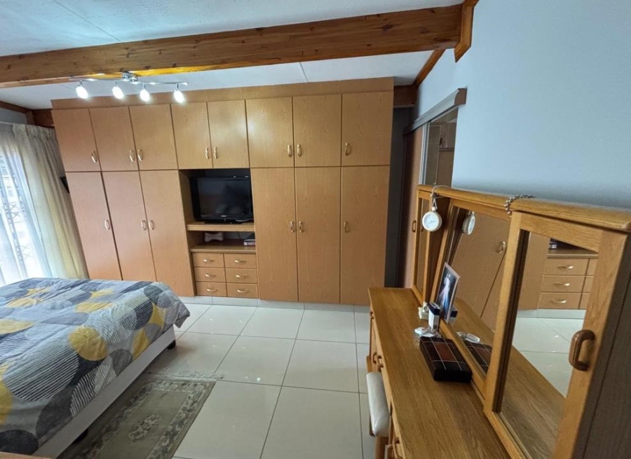 4 Bedroom Property for Sale in Florida Gauteng