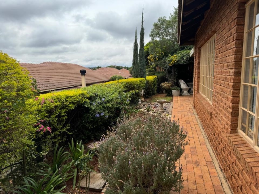 2 Bedroom Property for Sale in Faerie Glen Gauteng