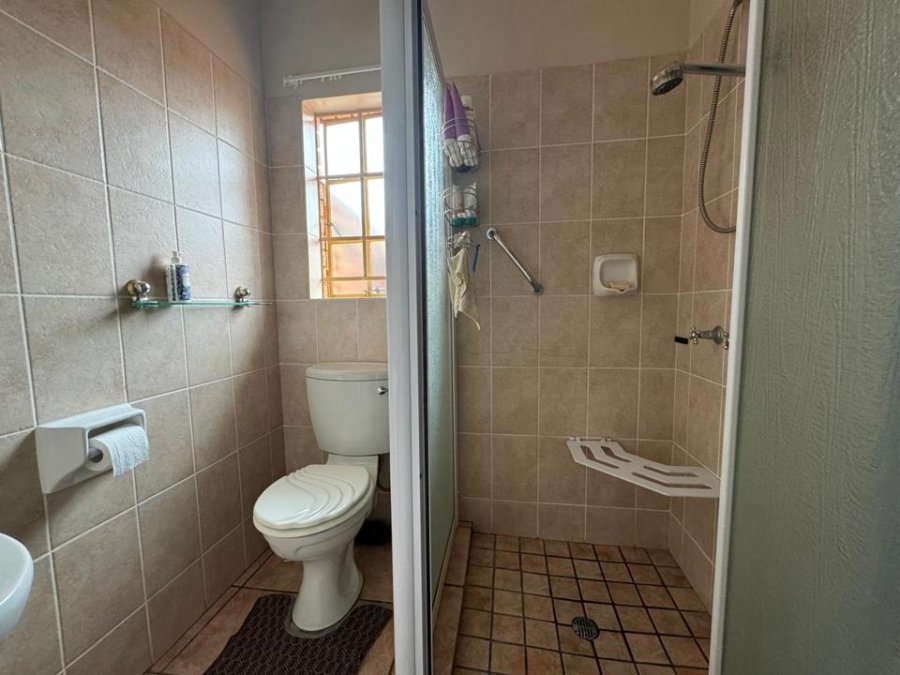 2 Bedroom Property for Sale in Faerie Glen Gauteng