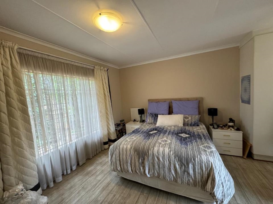 2 Bedroom Property for Sale in Faerie Glen Gauteng