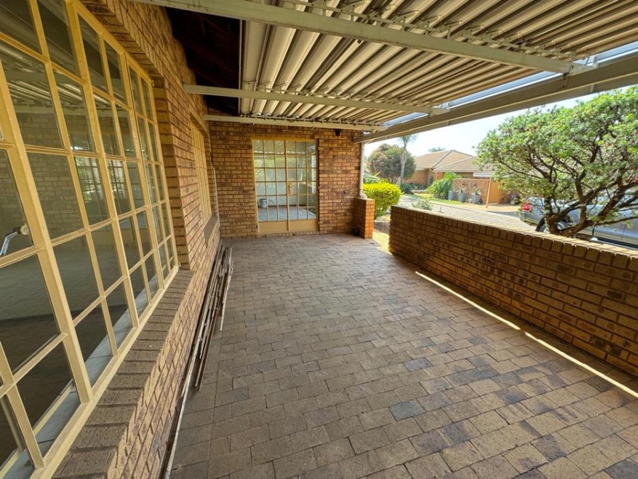 3 Bedroom Property for Sale in Faerie Glen Gauteng