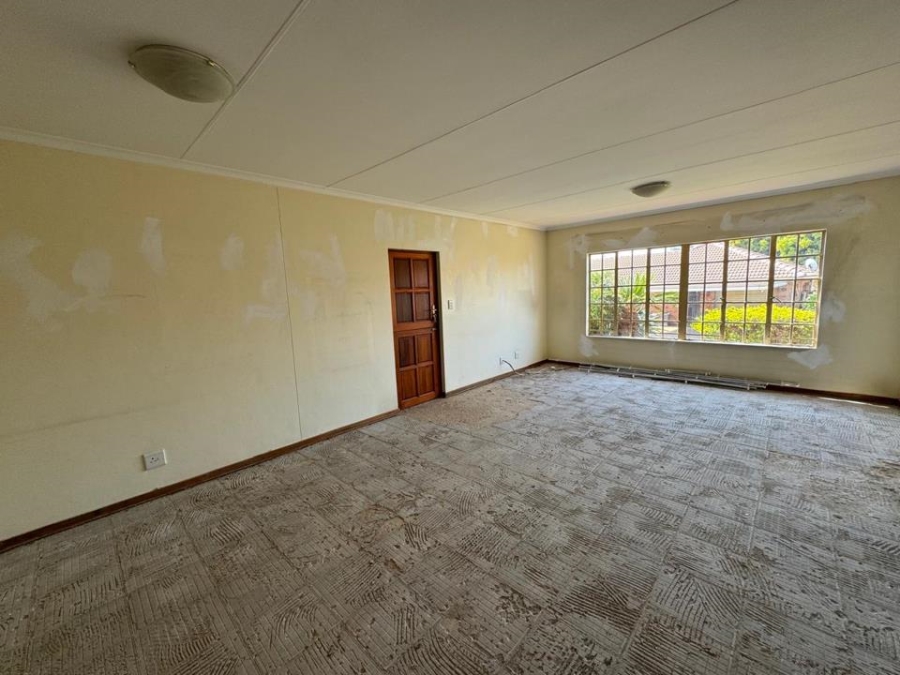 3 Bedroom Property for Sale in Faerie Glen Gauteng