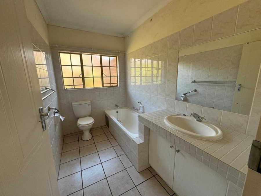 3 Bedroom Property for Sale in Faerie Glen Gauteng