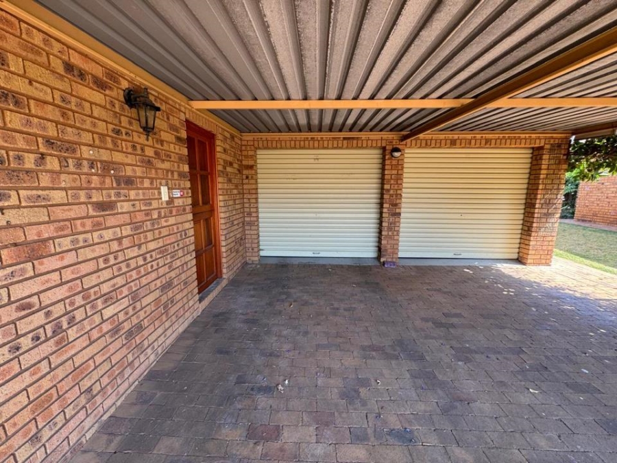 3 Bedroom Property for Sale in Faerie Glen Gauteng