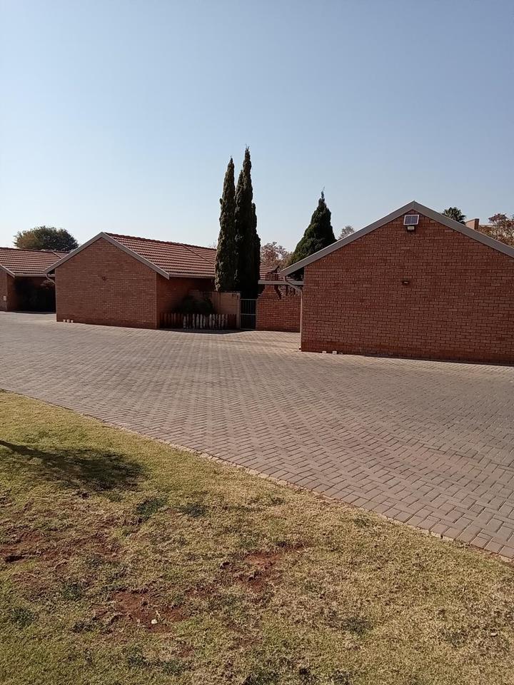 2 Bedroom Property for Sale in Willow Park Manor Gauteng