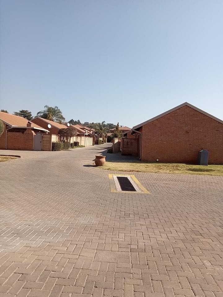 2 Bedroom Property for Sale in Willow Park Manor Gauteng