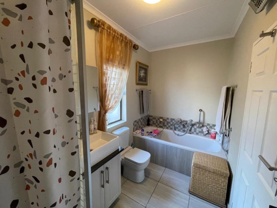 2 Bedroom Property for Sale in Hazeldean Gauteng