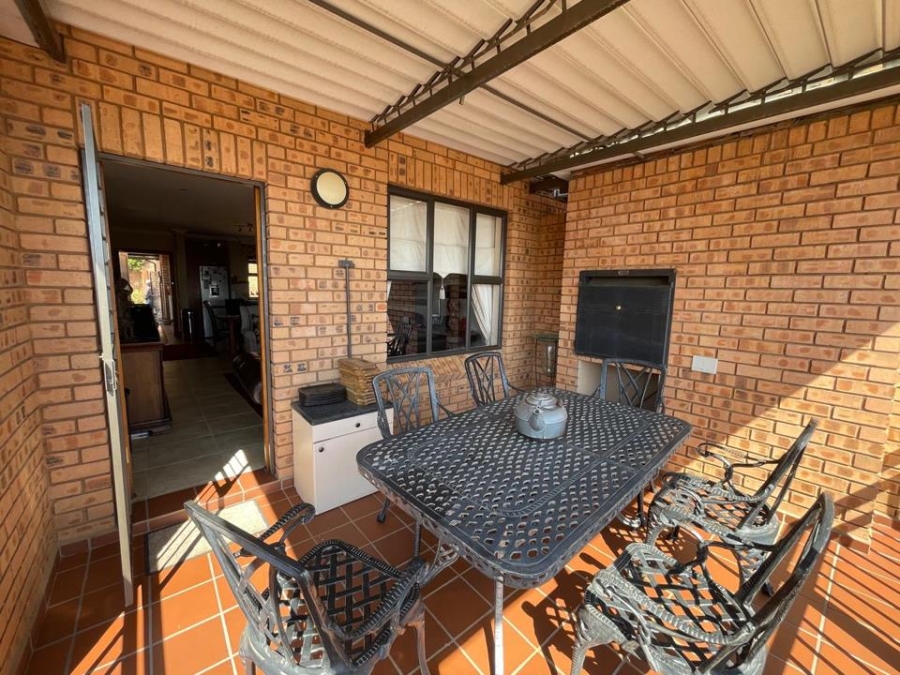 2 Bedroom Property for Sale in Newlands Gauteng