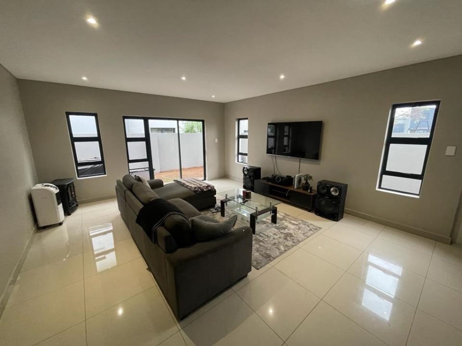 To Let 2 Bedroom Property for Rent in Equestria Gauteng