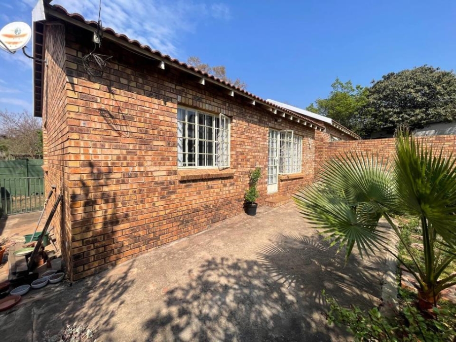 To Let 2 Bedroom Property for Rent in Hazeldean Gauteng