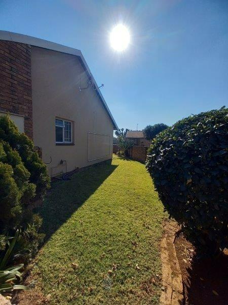 2 Bedroom Property for Sale in Pomona Gauteng