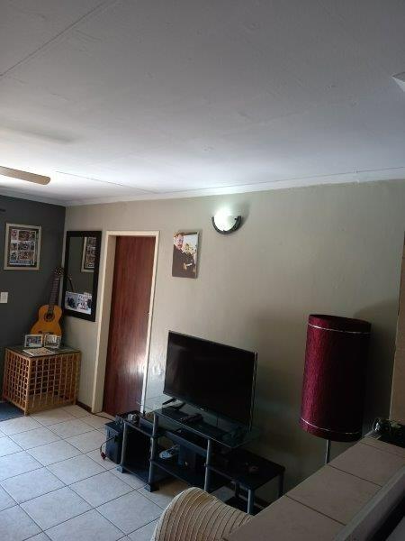 2 Bedroom Property for Sale in Pomona Gauteng