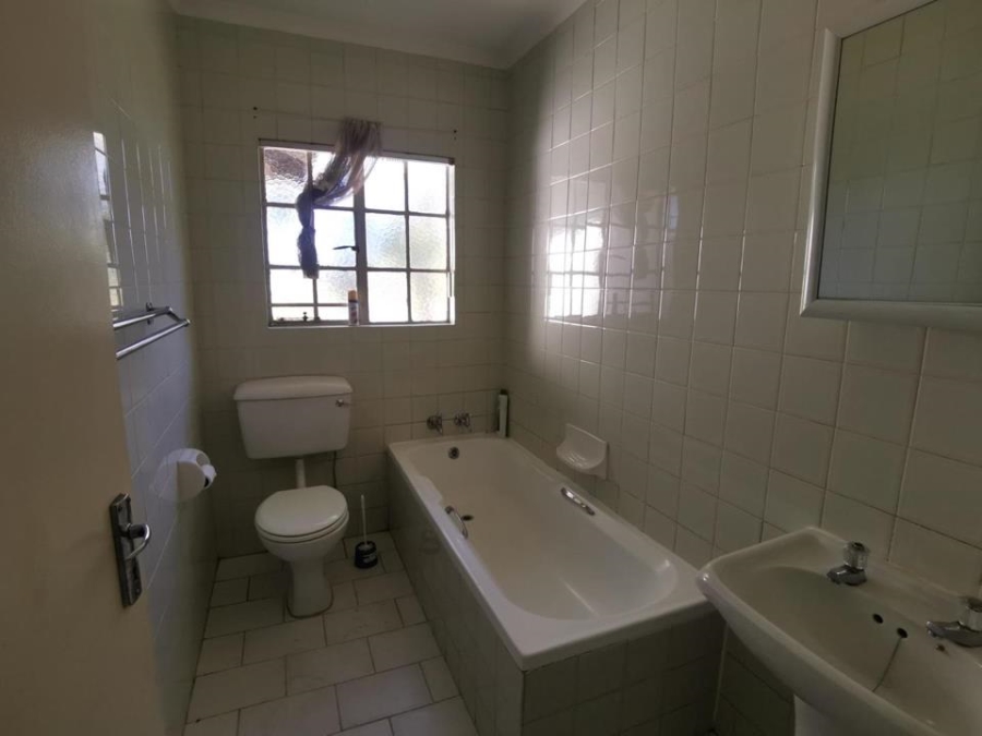 To Let 3 Bedroom Property for Rent in Country View Gauteng