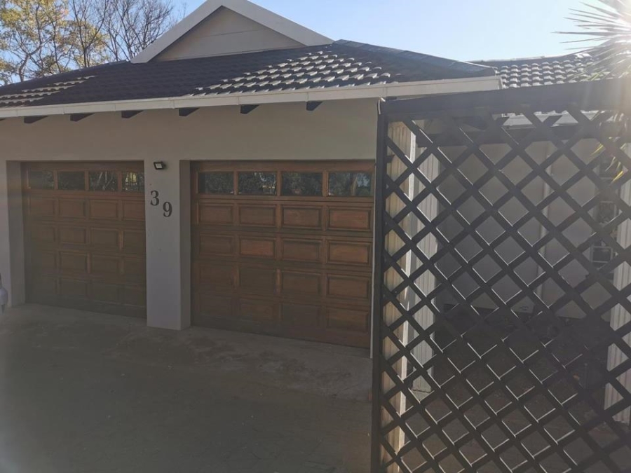 To Let 3 Bedroom Property for Rent in Country View Gauteng