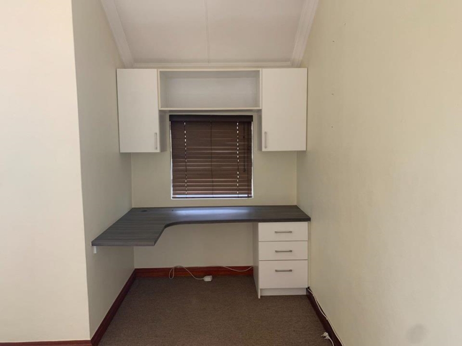 To Let 2 Bedroom Property for Rent in Paulshof Gauteng