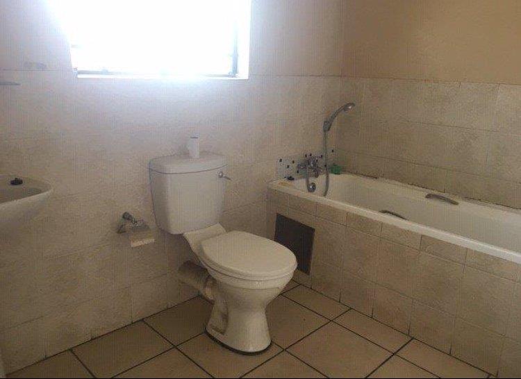 To Let 1 Bedroom Property for Rent in Grand Central Gauteng