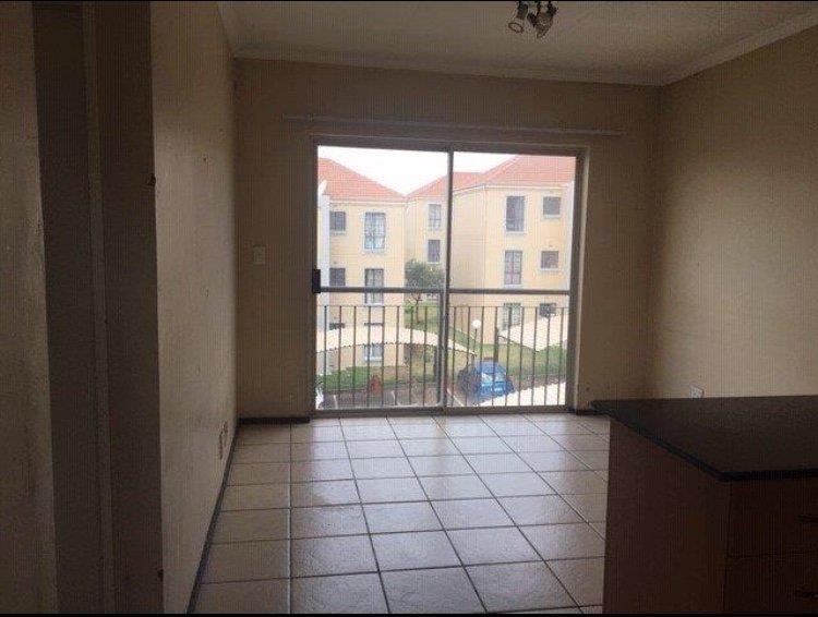 To Let 1 Bedroom Property for Rent in Grand Central Gauteng