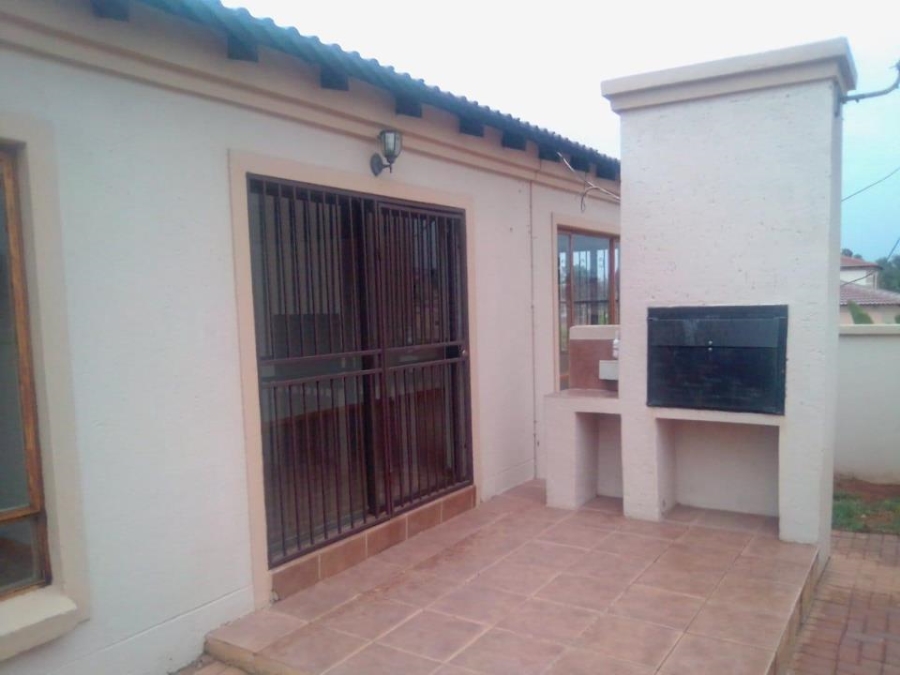 To Let 3 Bedroom Property for Rent in Quellerie Park Gauteng