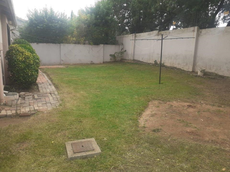 To Let 1 Bedroom Property for Rent in Bromhof Gauteng