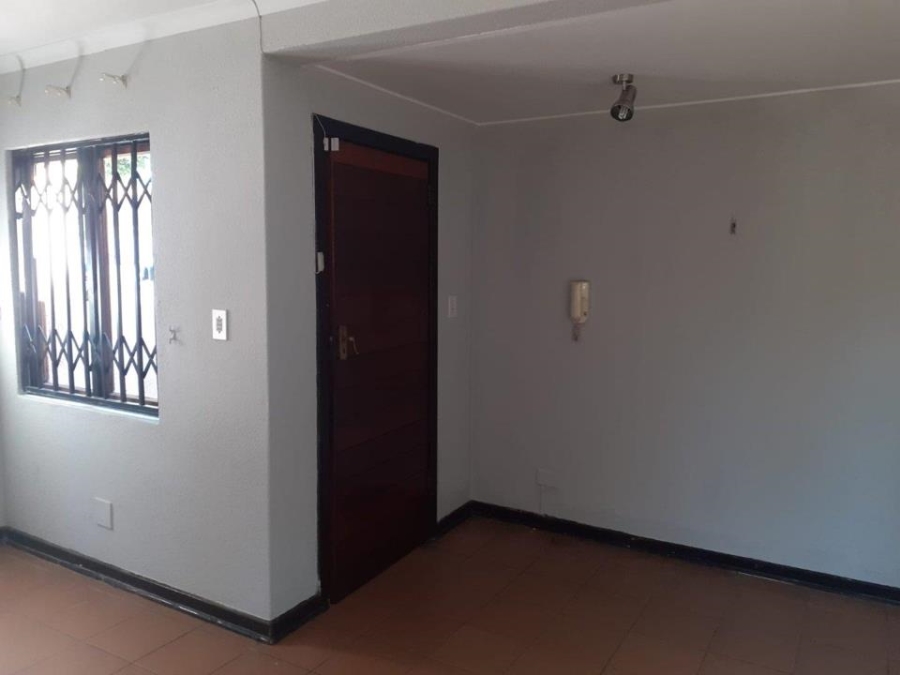 To Let 1 Bedroom Property for Rent in Bromhof Gauteng