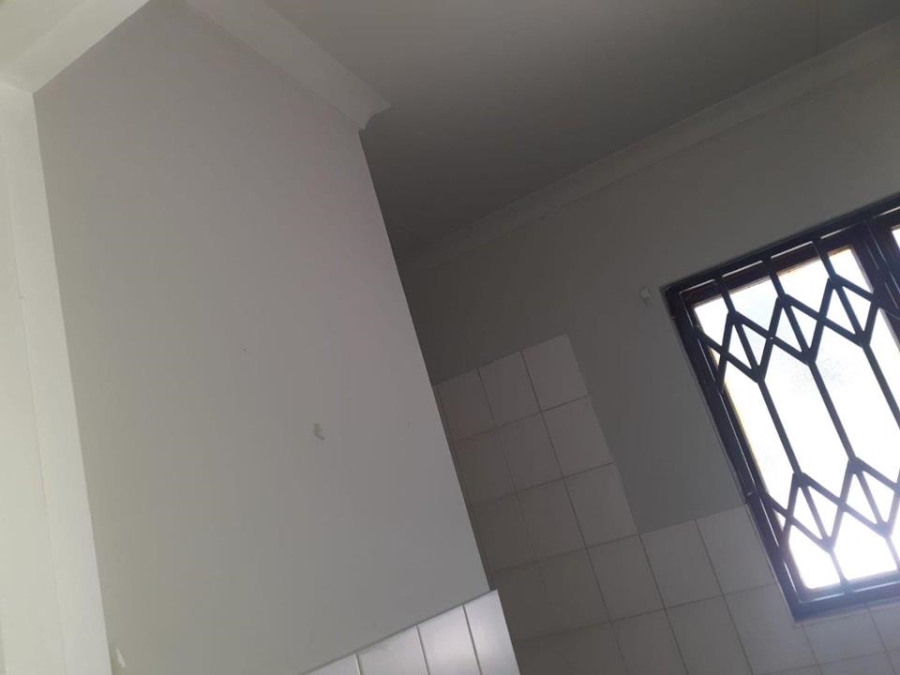 To Let 1 Bedroom Property for Rent in Bromhof Gauteng